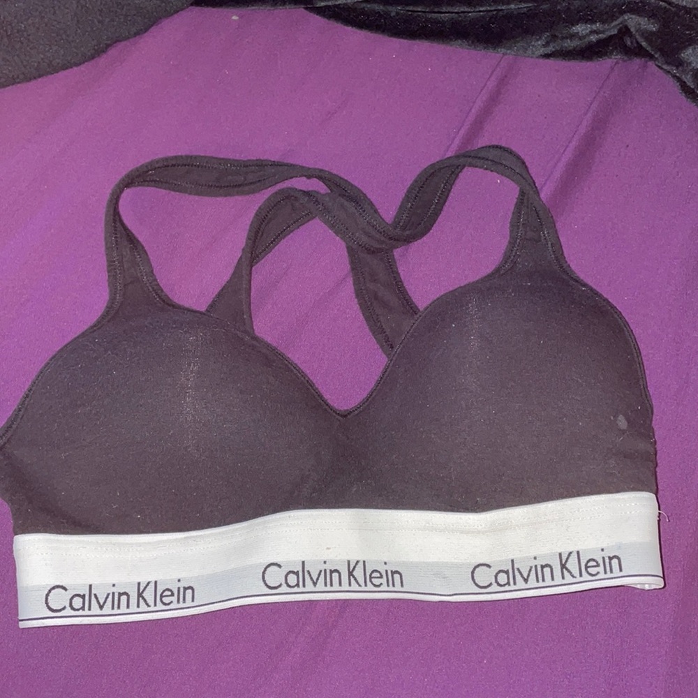 black push up sports bra w/ crisscross back